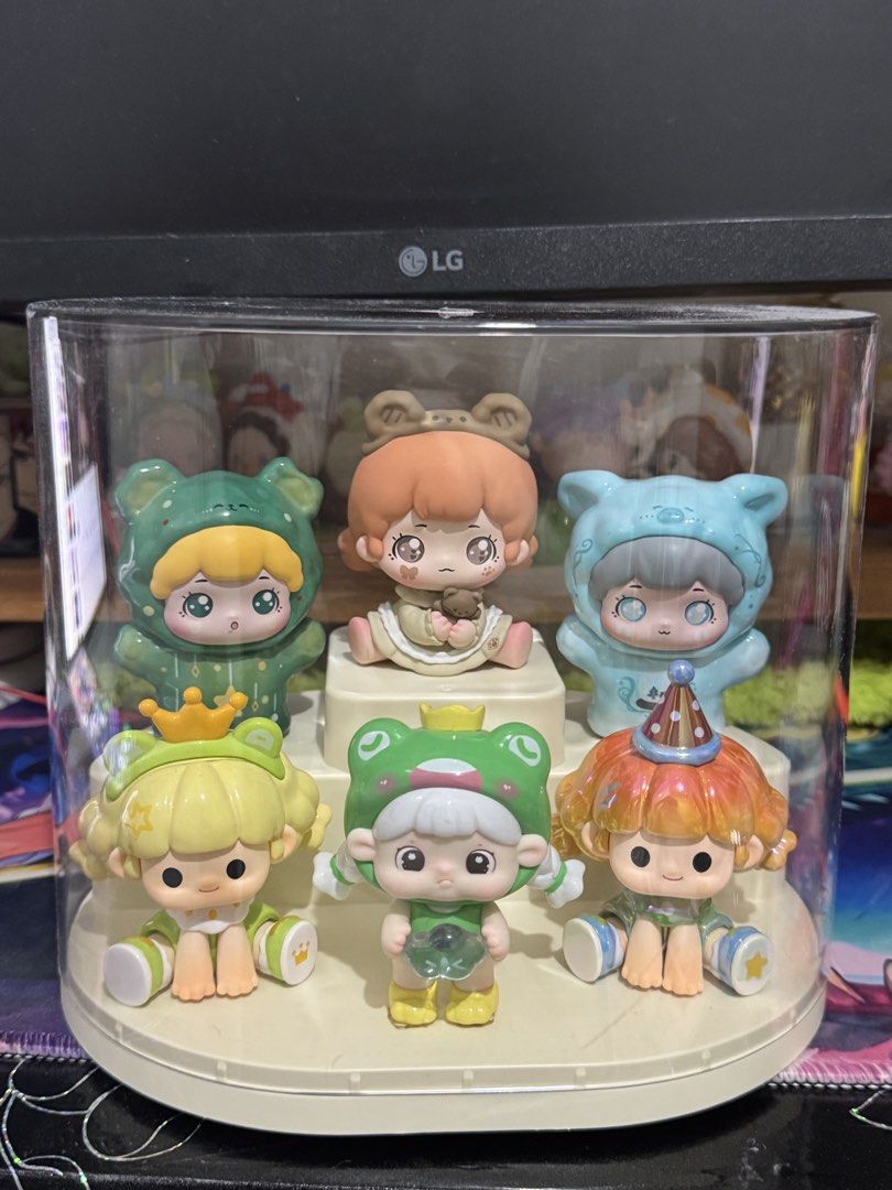 Blind Box Designer Figures Set with Acrylic Display Case (Category: Designer & Blind Box Toys) located in Calamba. Submitted by blissblixi12029 (Listing ID 1470841984, Image 1). Description: All for 850 including case.