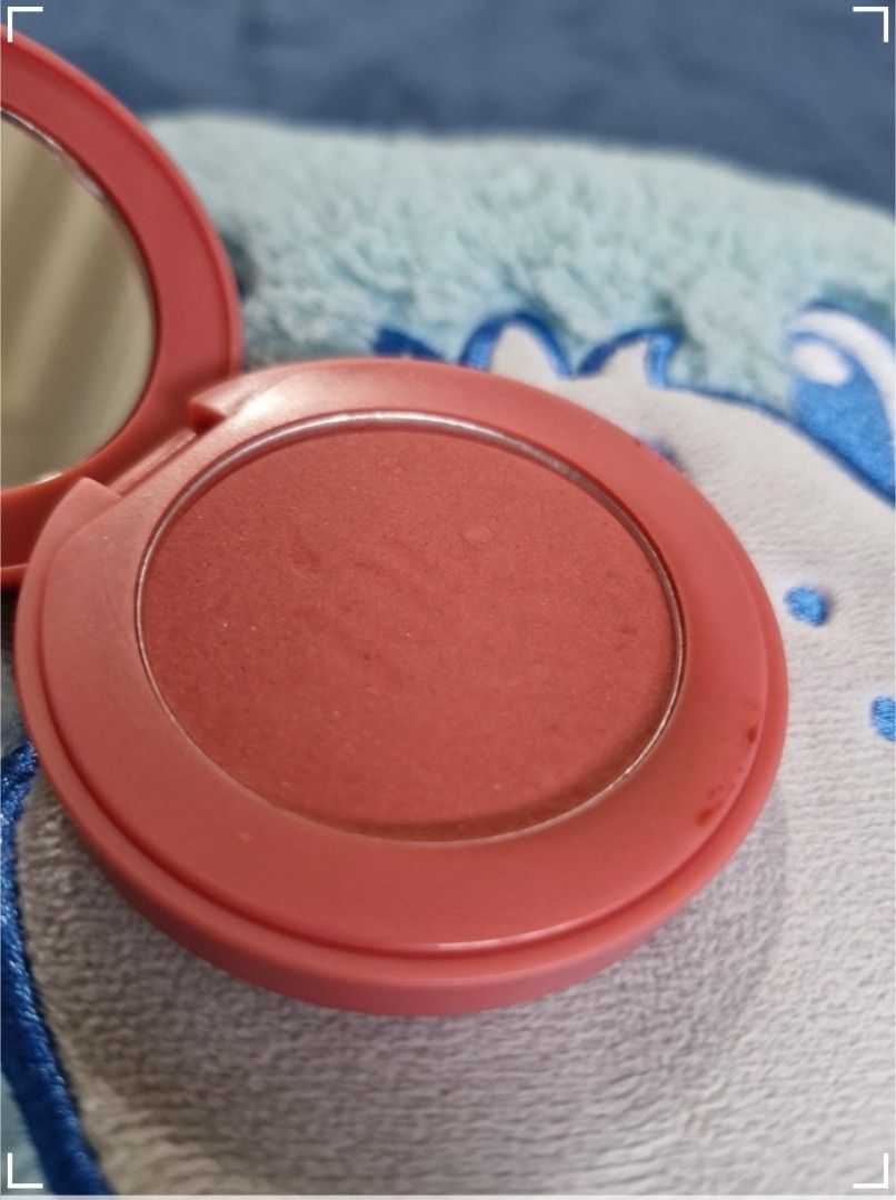 blk TAFFY Powder Blush (Category: Activewear) located in Quezon City. Submitted by glenshoppe_ph (Listing ID 1470794703, Image 3). Description: blk TAFFY Powder Blush Bought it at Sm North physical store for Php 600 pesos mataas pa Price 150 Delivery thru lalamove.