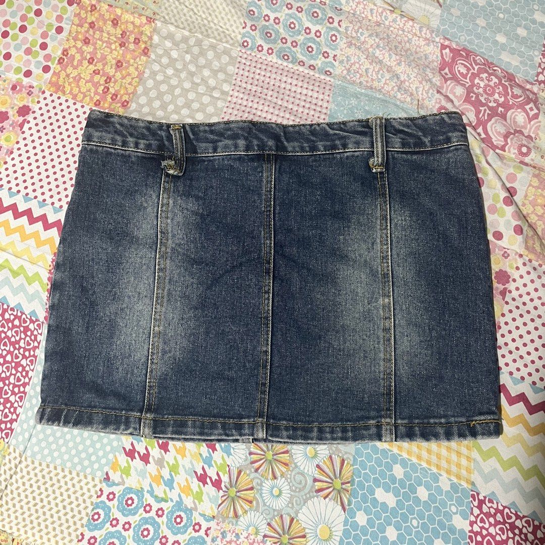 Blue Denim Mini Skirt with Front Buttons size 32-33 (Category: Skirts) located in Manila. Submitted by oikawatruther (Listing ID 1470797604, Image 2). Description: .