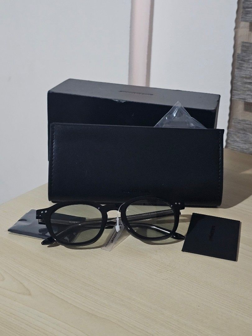 Blue Elephant Andy-S Black Khaki Sunglasses (Category: Sunglasses & Eyewear) located in Paranaque City. Submitted by mab.villareal (Listing ID 1470820337, Image 2). Description: Blue Elephant sunglasses, model Andy-S in black khaki. Brand new. Includes original black leatherette hard case, outer cardboard box, cleaning cloth, and tag still attached. Never worn, tag and protective packaging still on..