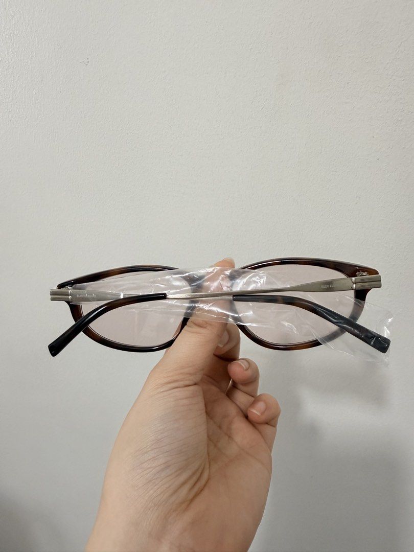 BANDI Blue Elephant Tortoiseshell Glasses with Case and Box (Category: Sunglasses & Eyewear) located in Manila. Submitted by blairescanlar (Listing ID 1470787178, Image 3). Description: - Brand: Blue Elephant - Style: Tortoiseshell frame with clear, subtly tinted lenses - Condition: Unworn, protective plastic still on temples - Inclusions: Original leather case, branded outer box, and authenticity card packet - Perfect for daily wear or fashion s
