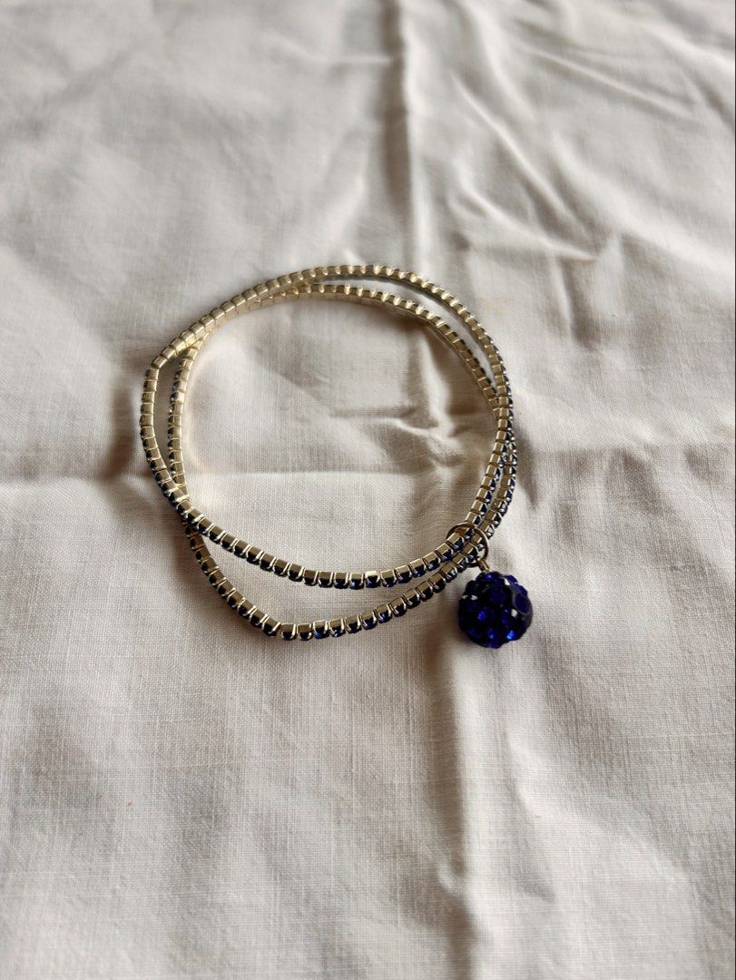 Blue gem bracelet (Category: Bracelets) located in Pinamalayan. Submitted by _dragonfly (Listing ID 1470767288, Image 1). Description: From Italy.