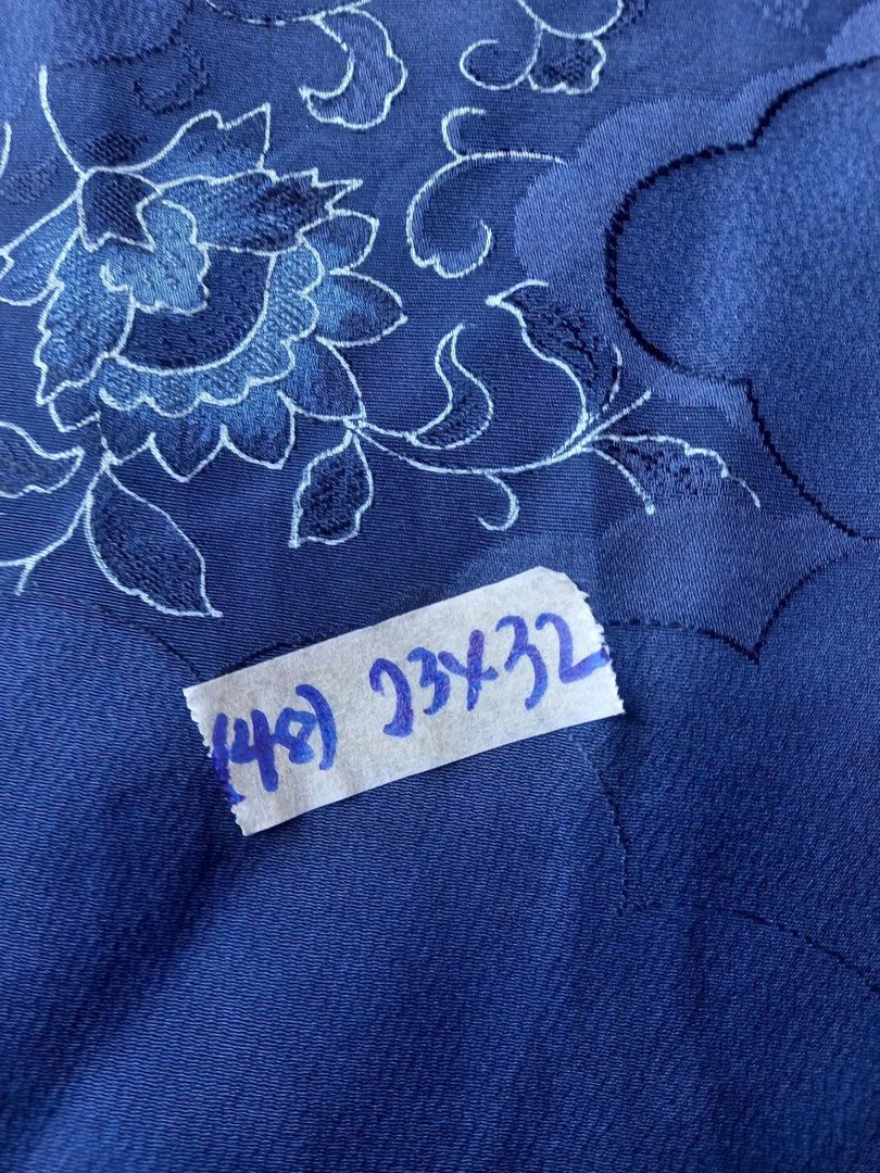 Blue kimono haori with embroidery (Category: Luxury Apparel) located in Naga. Submitted by happeemarket (Listing ID 1470858822, Image 3). Description: 1o/10 Small to xl.