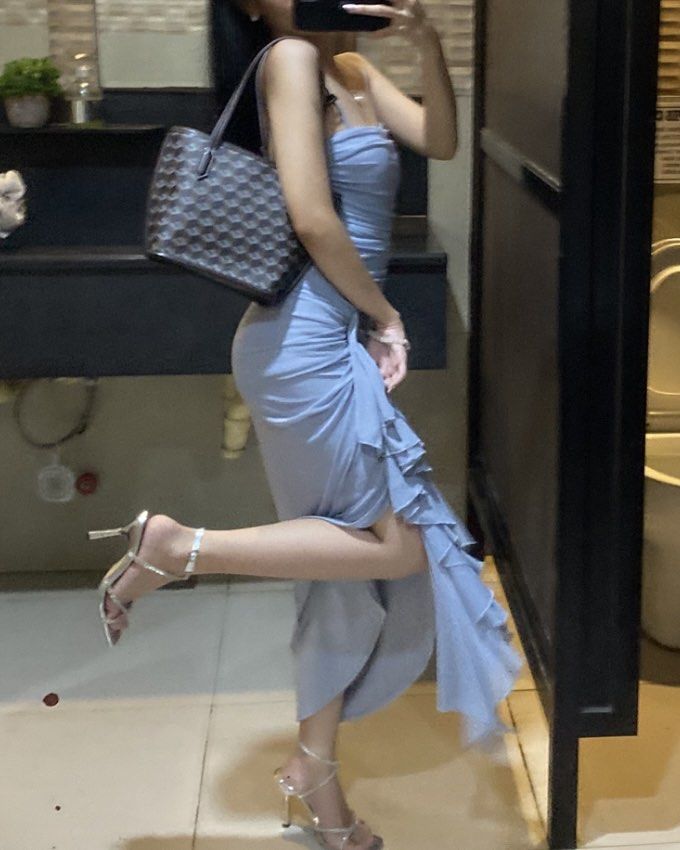 Grey Ruched Maxi Dress with Ruffle Slit (Category: Dresses) located in Taguig. Submitted by mxpsz (Listing ID 1470820091, Image 2). Description: Size: XXS Condition: Worn once Alteration: Slightly shortened Model’s Height: 5'1 .
