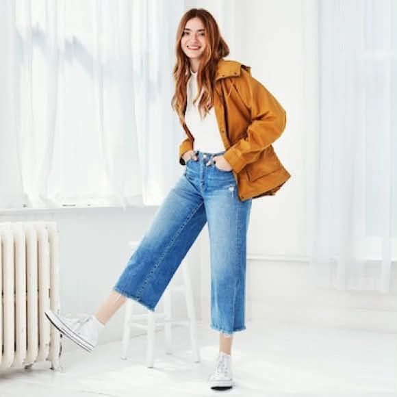 Blue Wide-Leg Cropped Denim Jeans (Category: Jeans) located in Mabalacat. Submitted by cjpacleb (Listing ID 1470750680, Image 1). Description: Uniqlo High Rise Wide Cropped Jeans 61cm size Waist:26-28 Length 33 Excellent condition Pampanga pwede po VC for proof of Legitimacy .