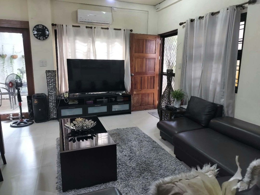 Bonifacio Village Quezon city (Category: House & Lot) located in Manila. Submitted by silverstorm.04dc85 (Listing ID 1470772805, Image 1). Description: 🏠 HOUSE FOR SALE - 2-STOREY HOME IN #BONIFACIO VILLAGE, QUEZON CITY Enjoy the comfort of living in a quiet, tree-lined subdivision while staying close to prime schools and universities, shopping malls, and major hospitals. ✨ PROPERTY FEATURES: ✅Corner Lot ✅ Lot Area: 126 sqm ✅ Floor Area: 200 sqm