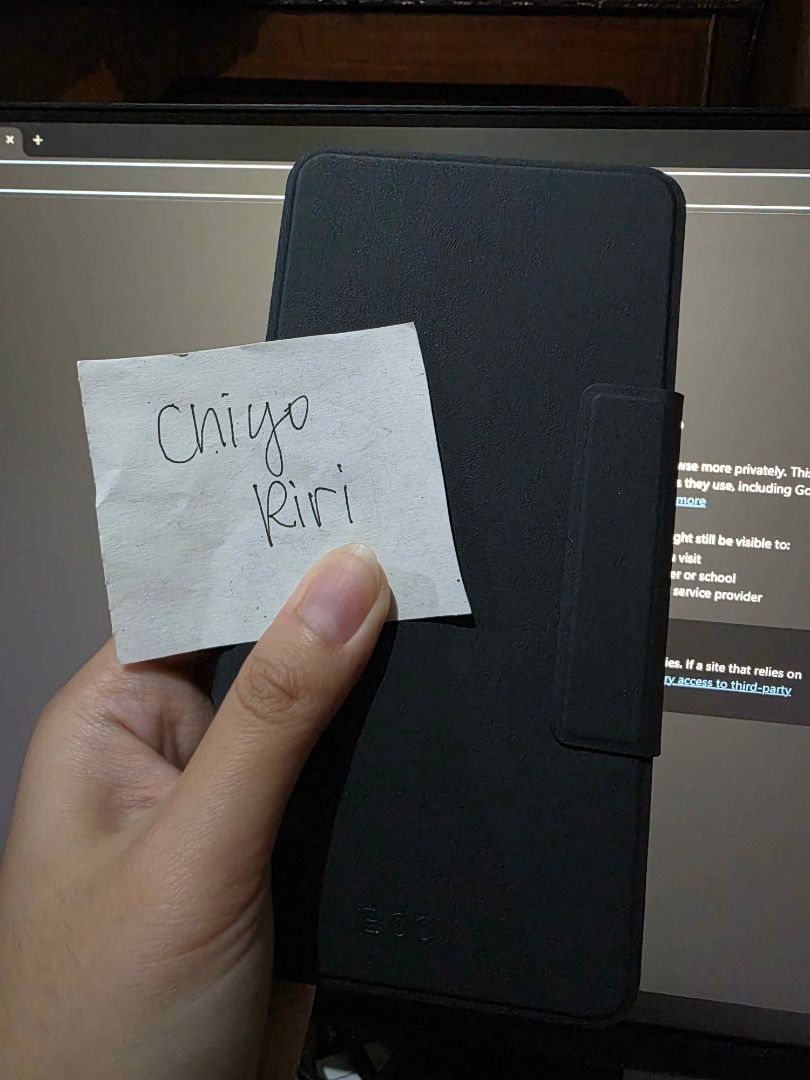 BOOX Palma 2 Pro E-Book Reader (Category: E-Readers) located in Daet. Submitted by chiy0riri (Listing ID 1470810994, Image 2). Description: - Included: Original protective flip case - Storage: 128GB capacity (will reset the device before ship out to buyer) - Date of Purchase: November 2025 (No warranty). - Issue: Protective case with scratches (See last picture) and dust. What you see is what you get. RFS: I don't read e-books anymore. Maski mga 