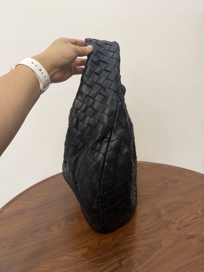 Bottega Veneta Jodie (Category: Luxury Bags & Wallets) located in San Fernando. Submitted by gbagscollection (Listing ID 1470888594, Image 2). Description: Authen. Not guaran. No issue Like new Coded .