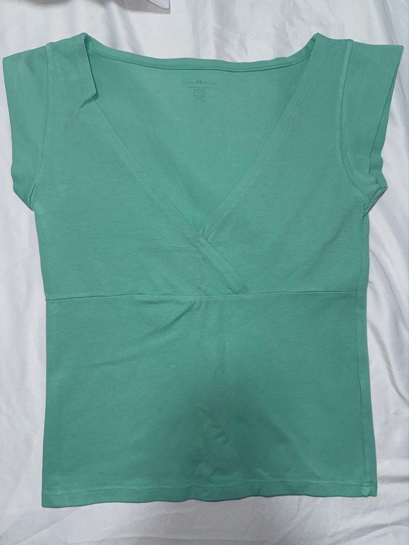 Brandy Melville Amara Teal Top (Category: Shirts) located in Taguig. Submitted by xiurecsz (Listing ID 1470857879, Image 1). Description: Brandy Melville Amara Top Teal.