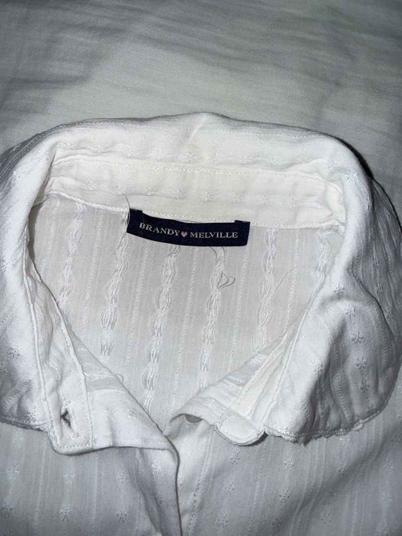 Brandy Melville Teagan Top White (Category: Shirts) located in Taguig. Submitted by xiurecsz (Listing ID 1470885669, Image 3). Description: .