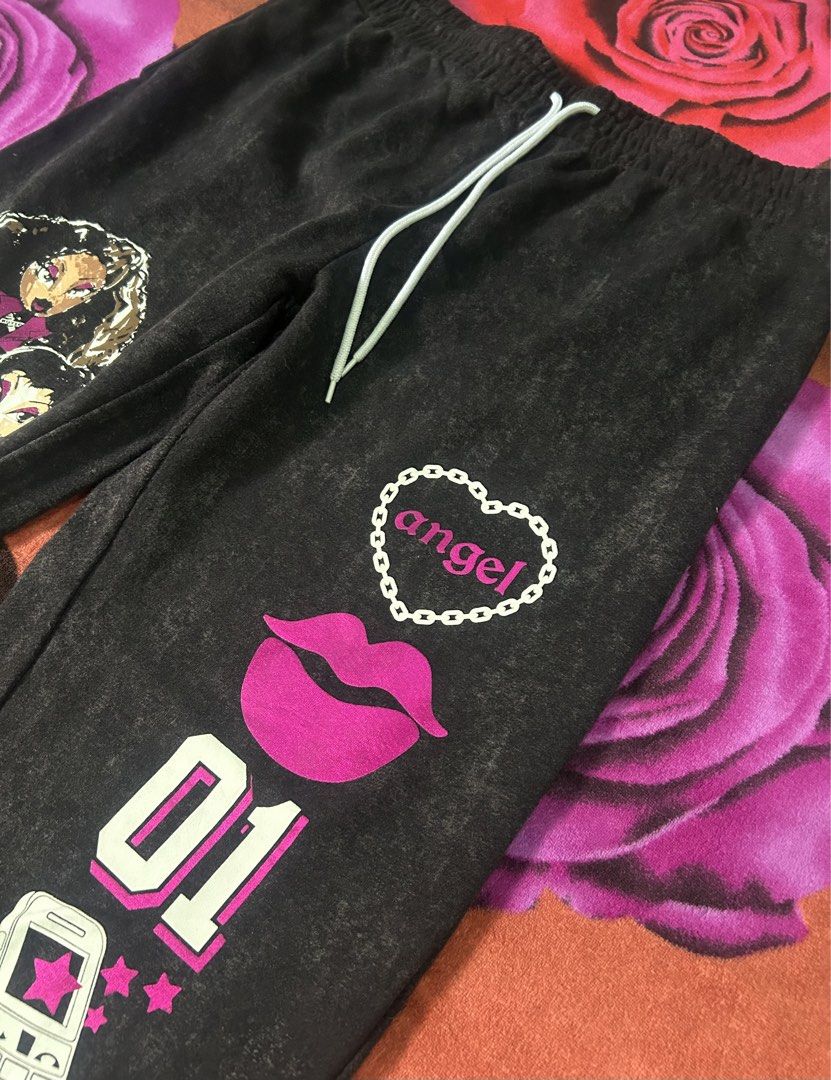 BRATZ JOGGER FOR WOMEN’S BIG SIZE (Category: Other Bottoms) located in Dasmarinas. Submitted by dnnr3rdyyyyy (Listing ID 1470799059, Image 3). Description: Dimensions 36 - 38 Waist Size XL on tags 39.5 Length Garterized W/ Tie No Major Issues Already Washed Authentic/Legit 9.5/10 color rate Unique Color No Crackprints For Women’s Bottoms.