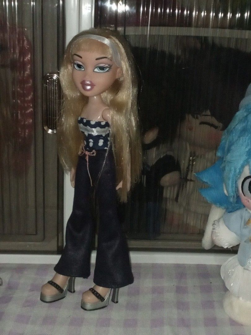 Bratz Xpress It Cloe & Meygan Bundle (Category: Kids Toys) located in Dasmarinas. Submitted by jc_p4l3rm0 (Listing ID 1470820721, Image 3). Description: 650php each if tingi & nude 1,200php last price Message for more inquiries Located: Dasmariñas, Cavite.