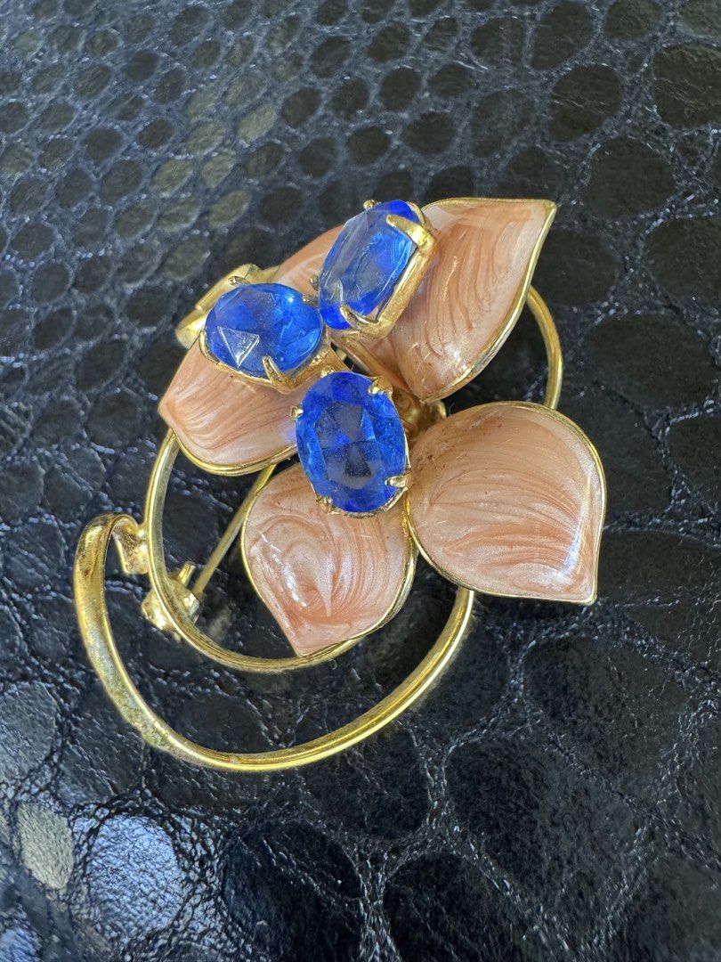 Brooch from Japan Haul (Category: Brooches) located in Cauayan City . Submitted by espiritucj (Listing ID 1470809200, Image 3). Description: All in excellent condition.
