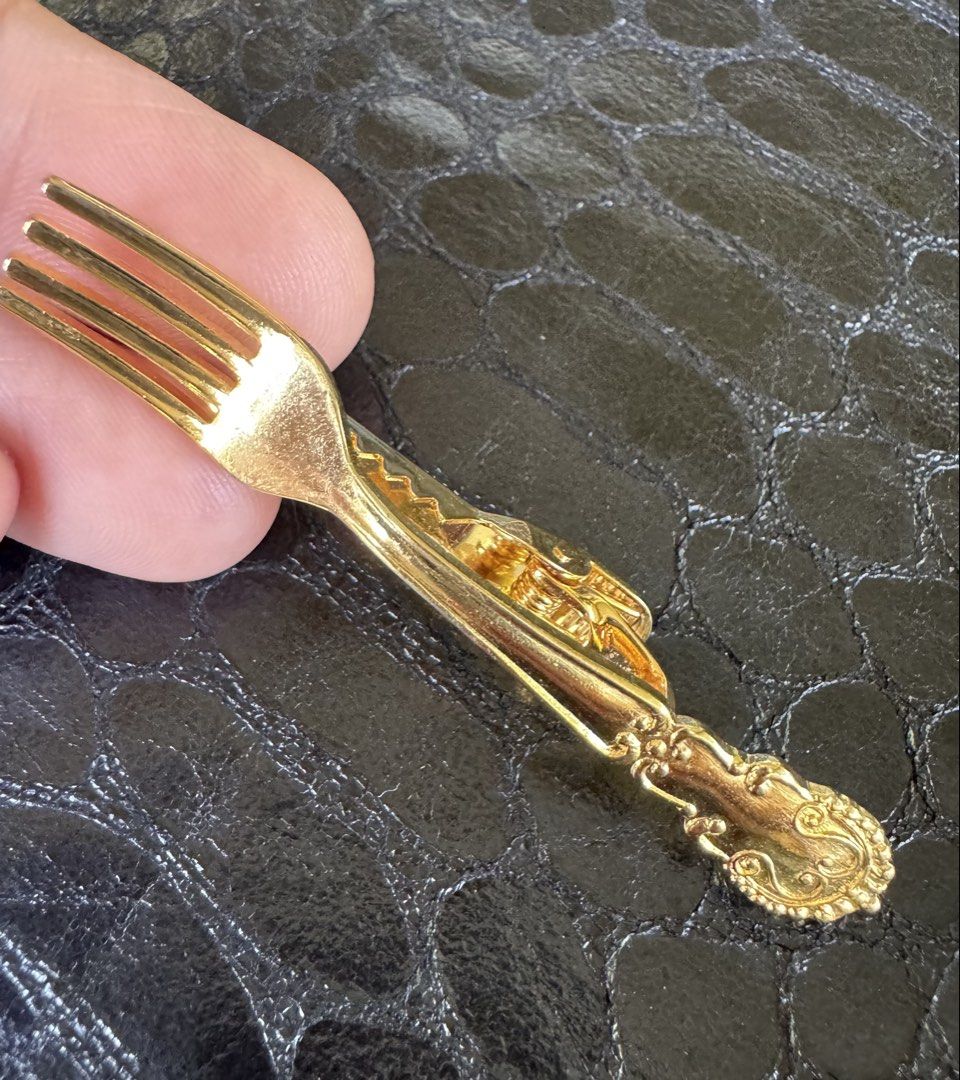 Brooch from Japan Haul (Category: Brooches) located in Cauayan City . Submitted by espiritucj (Listing ID 1470809200, Image 1). Description: All in excellent condition.