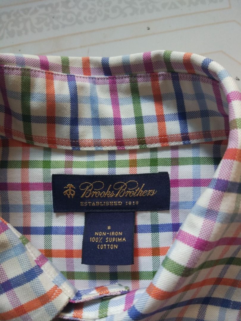 Brooks Brothers Longsleeve S (Category: Formal Shirts) located in Pasay City. Submitted by denimdude.ph (Listing ID 1470843137, Image 3). Description: light yellowing on collar, last pic.