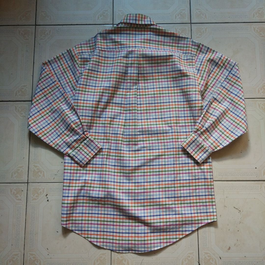 Brooks Brothers Longsleeve S (Category: Formal Shirts) located in Pasay City. Submitted by denimdude.ph (Listing ID 1470843137, Image 2). Description: light yellowing on collar, last pic.