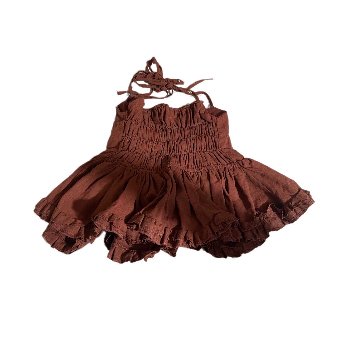 Brown Peplum Top (Category: Sleeveless) located in Bulacan. Submitted by erinbtrc (Listing ID 1470827336, Image 2). Description: 10/10 Condition Color Brown Fits XS-Small No Issue/Flaws Can do Same Day Delivery (Lalamove) If Metro Manila or J&T Delivery.