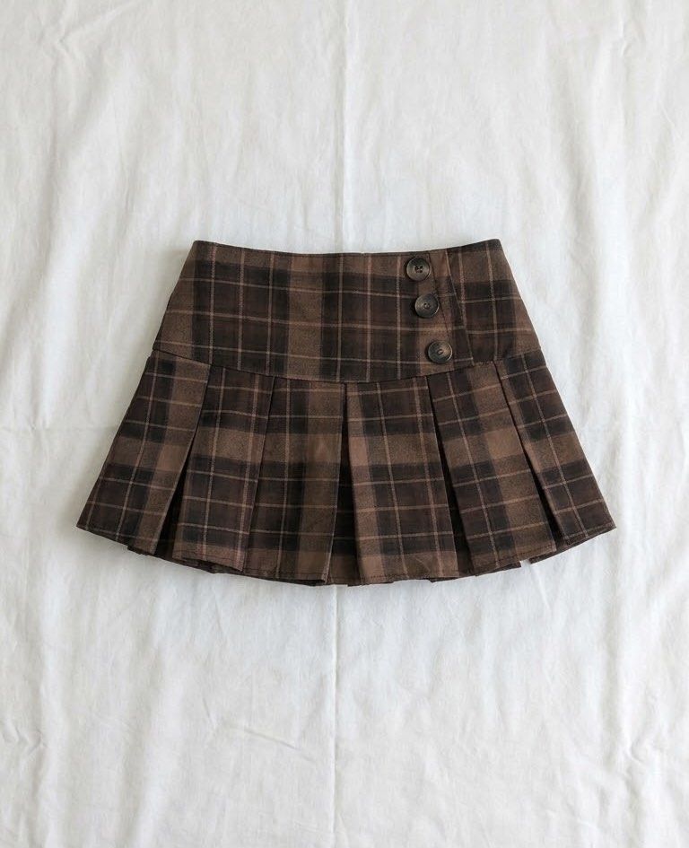 Brown Plaid Pleated Mini Skirt with Buttons (Category: Skirts) located in Manila. Submitted by CTs_Selection (Listing ID 1470842425, Image 1). Description: .