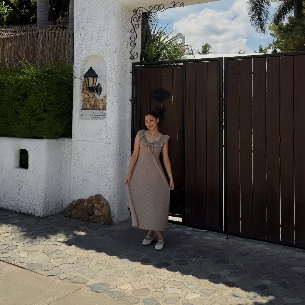 BROWN RUFFLE MAXI DRESS (Category: Dresses) located in Baler. Submitted by pia_preloved_thrifted (Listing ID 1470797466, Image 3). Description: Used once SIZE: XS-SMALL MOD: JNT/ORANGE APP CO MOP: GCASH LOC: AURORA PROVINCE.