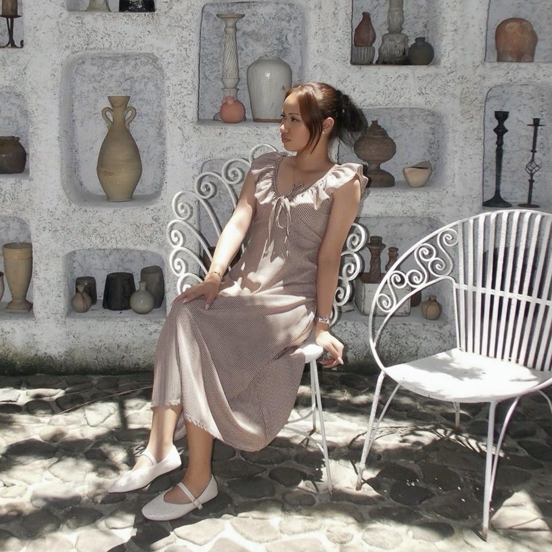 BROWN RUFFLE MAXI DRESS (Category: Dresses) located in Baler. Submitted by pia_preloved_thrifted (Listing ID 1470797466, Image 2). Description: Used once SIZE: XS-SMALL MOD: JNT/ORANGE APP CO MOP: GCASH LOC: AURORA PROVINCE.