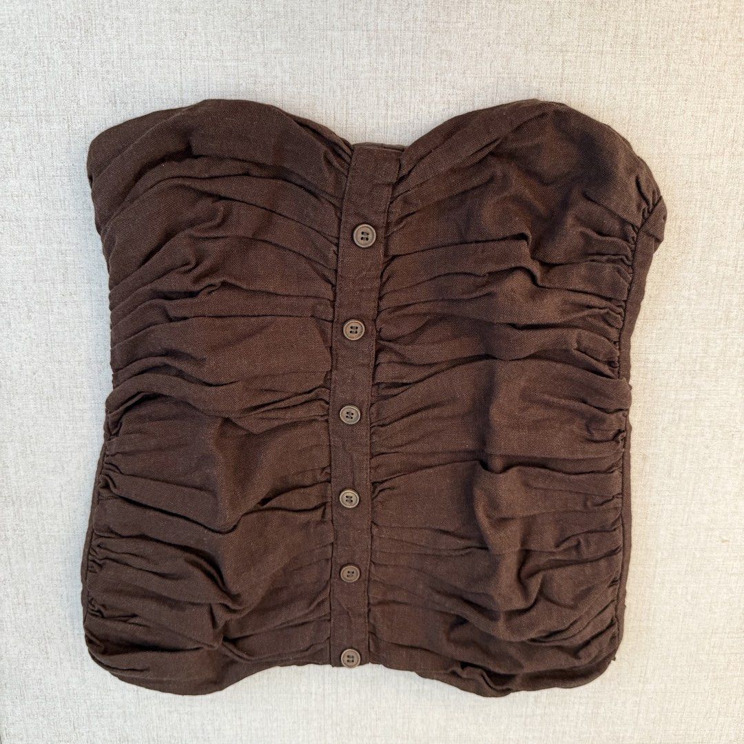 Brown Zara Tube Top (Category: Sleeveless) located in Mandaluyong City. Submitted by girlivealwaysbeen (Listing ID 1470771054, Image 1). Description: .