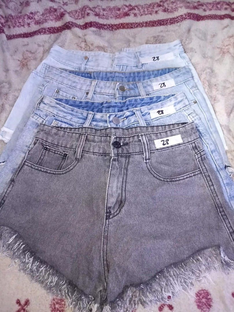 Bundle Denim short (Category: Shorts) located in General Mariano Alvarez. Submitted by jydrift (Listing ID 1470791499, Image 1). Description: 20pcs denim short 500pesos only Gma,Cavite All goods lahat magaganda.