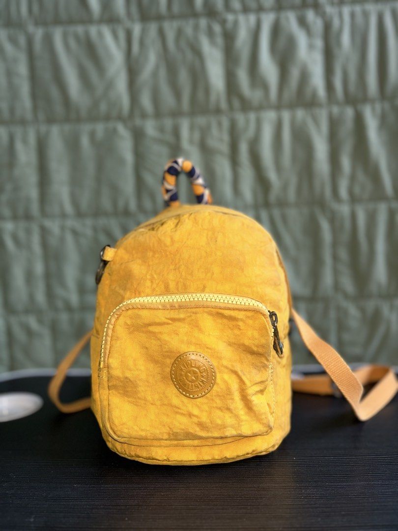 BUNDLE KIPLING (Category: Shoulder Bags) located in General Santos City (Dadiangas). Submitted by grasya_12 (Listing ID 1470789896, Image 1). Description: BUNDLE KIPLING slingbag Mini and medium size Normal Signs of usage and need wash.