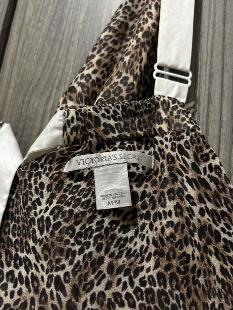 BUNDLE TAKE ALL FOR 2500 pesos shipping fee included (Category: Dresses) located in Manila. Submitted by a.aazcii (Listing ID 1470748037, Image 1). Description: ‼️Hello! Selling my preloved clothes for only 2500 pesos (shipping included + slightly negotiable)‼️ ✨SOME ARE BRANDED✨ Details: 💙 SMALL TO MEDIUM INCLUSION 💙Victoria Secret Baby doll top 💙Red tube top 💙Charlotte Russe mini skirt 💙Blue fairy dress w zipper 💙cami top 💙yellow dress �