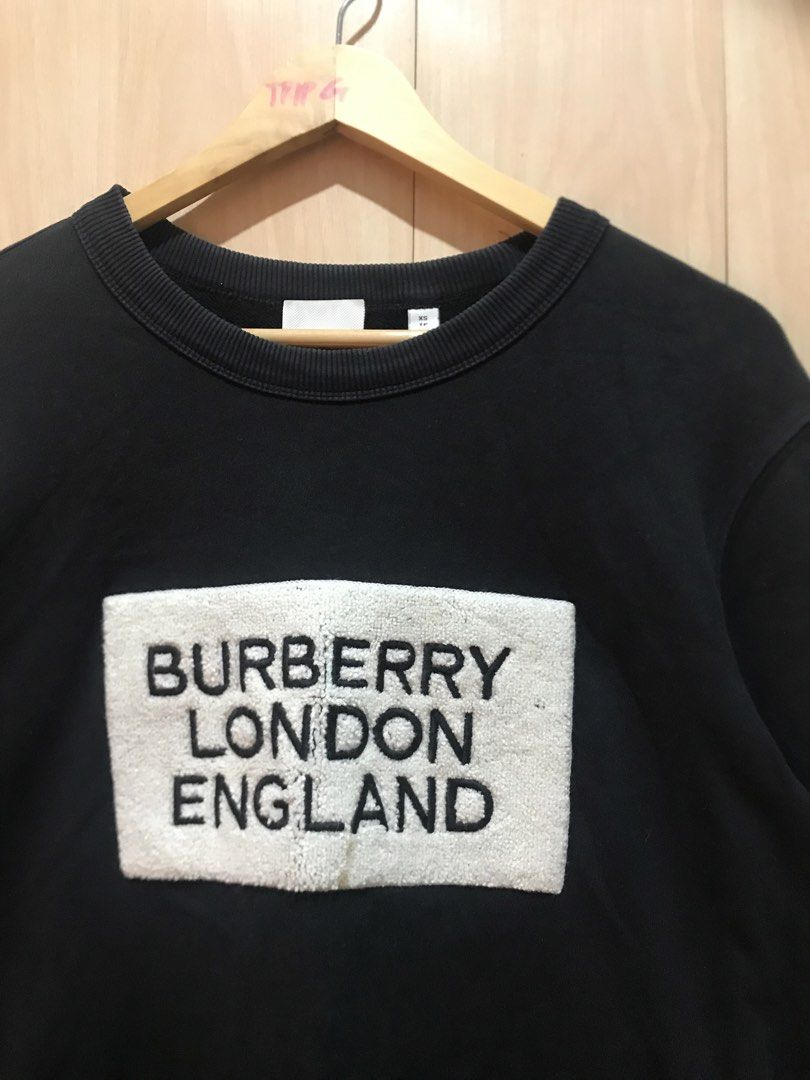 BURBERRY PULLOVER SWEATER (Category: Coats, Jackets and Outerwear) located in Davao. Submitted by tripgapprl (Listing ID 1470819234, Image 2). Description: Size: XS to small Condition: 9.3/10 Color rate: 9/10 Issue: stain sa may logo Need wash.