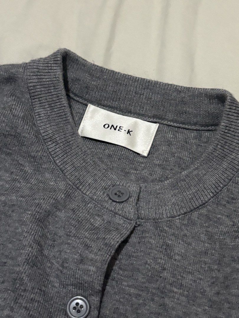 Button Knit Top (Category: Sleeveless) located in Bacolod City. Submitted by fffurour (Listing ID 1470849356, Image 2). Description: ᥬᩤ rfs: decluterring ᥬᩤ no issues ᥬᩤ only worn once ᥬᩤ free size .