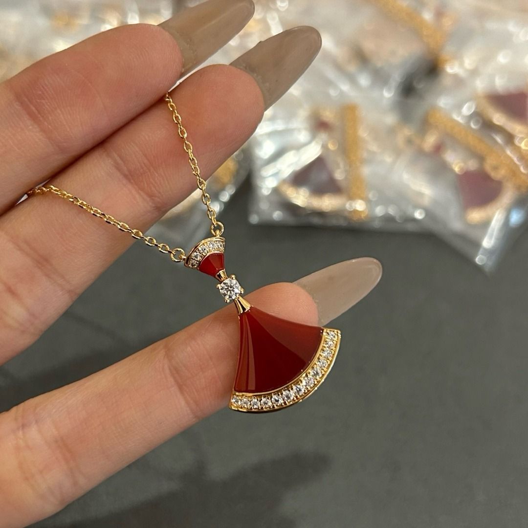 BVLGARI-Inspired Red Jade Fan Pendant Necklace | Gold-Tone Jewellery ...