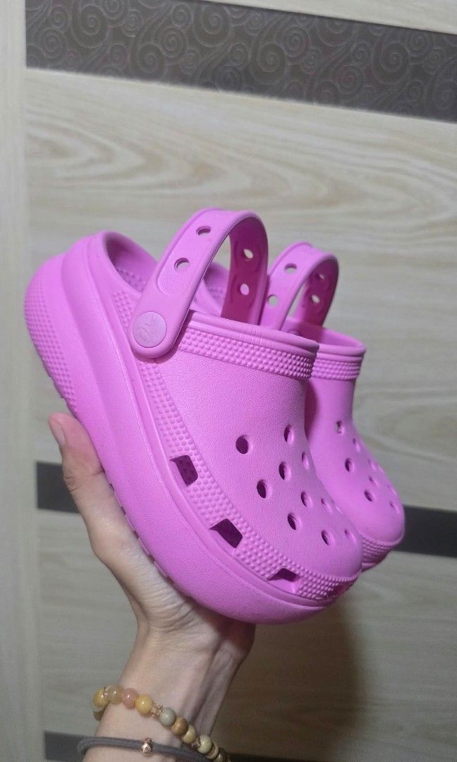 C12 @18 cm original preloved crocs like new (Category: Babies & Kids Fashion) located in Quezon City. Submitted by kimlynandaya (Listing ID 1470766701, Image 3). Description: .