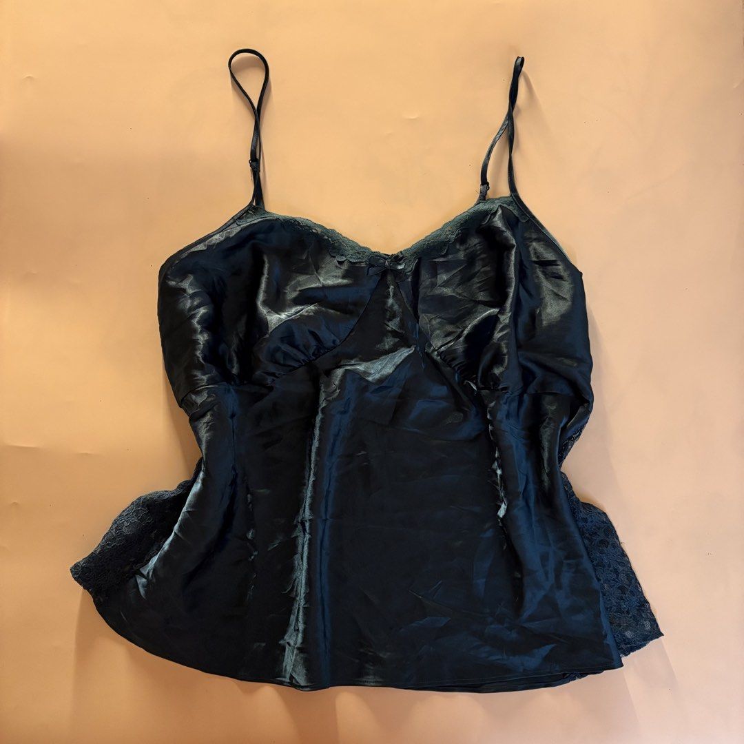 Cacique deep blue bustier top (Category: Sleeveless) located in Quezon City. Submitted by tomatoes221 (Listing ID 1470754171, Image 1). Description: .