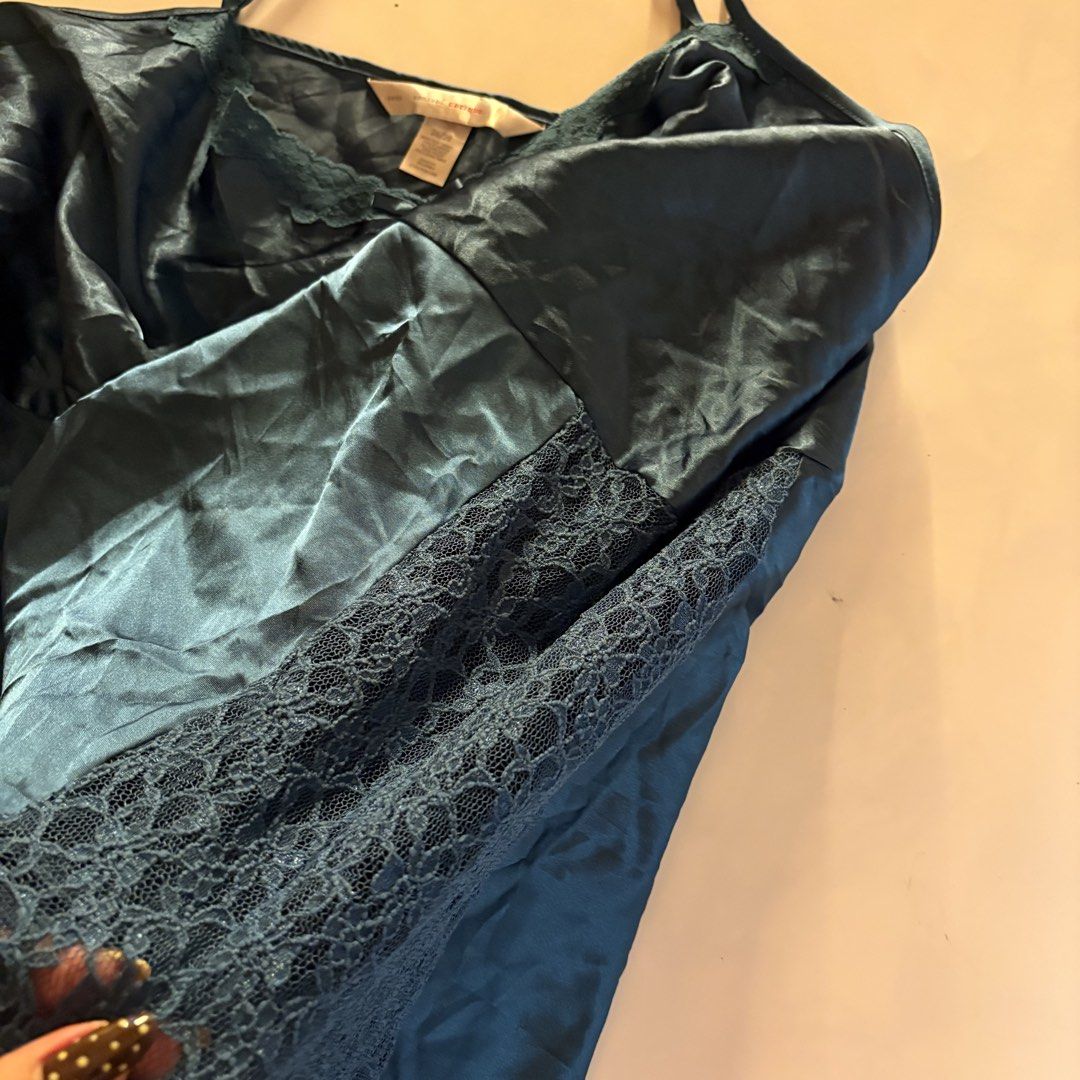 Cacique deep blue bustier top (Category: Sleeveless) located in Quezon City. Submitted by tomatoes221 (Listing ID 1470754171, Image 3). Description: .