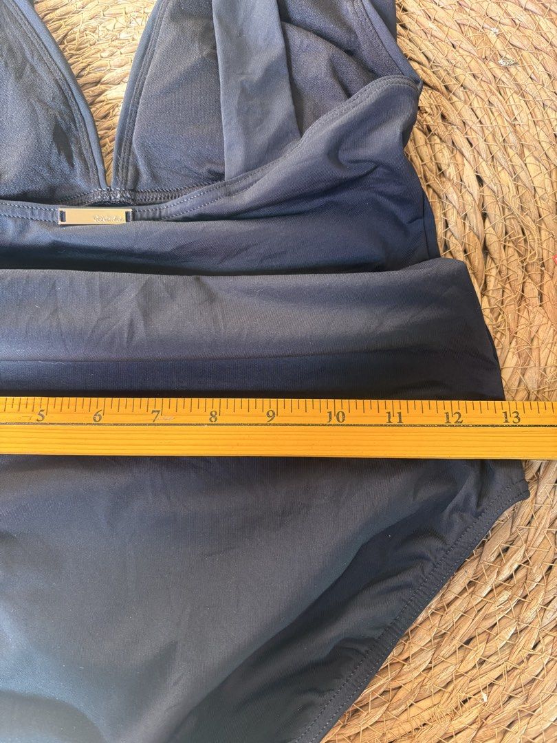 Calvin klein small (Category: Bikinis & Swimsuits) located in Malabon City. Submitted by lheithriftshop (Listing ID 1470793650, Image 2). Description: .