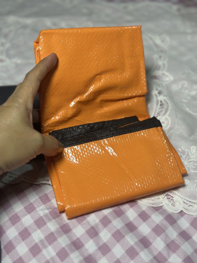 CAMPS Portable Leisure Sheet (Category: Hiking & Camping) located in Davao. Submitted by favoritepreloved (Listing ID 1470859105, Image 2). Description: 💜with a built-in hook pouch.