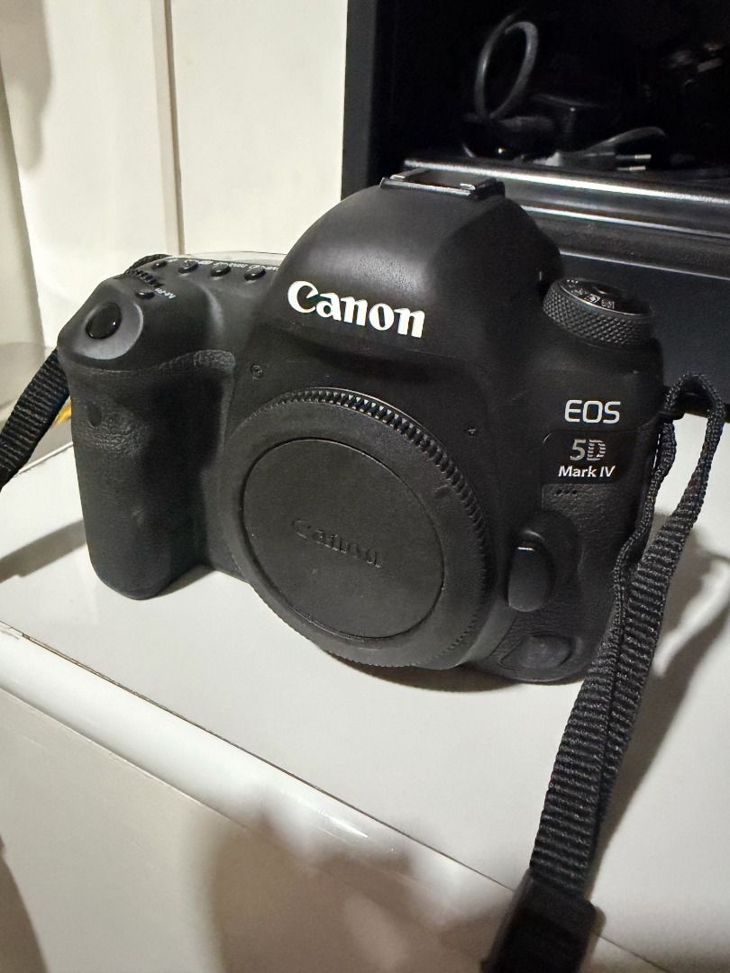 Canon EOS 5D Mark IV (Category: Cameras) located in Quezon City. Submitted by lazygamerz2021 (Listing ID 1470764712, Image 1). Description: Canon EOS 5D Mark IV full-frame DSLR body. Approx. 30.4MP full-frame CMOS, Dual Pixel CMOS AF, 61-point AF, up to ~7 fps, 4K video, Wi-Fi/NFC/GPS. Second-hand / used. Sold as is. No box included. Reason for selling: Migrating and need to declutter. Meet-ups preferred..