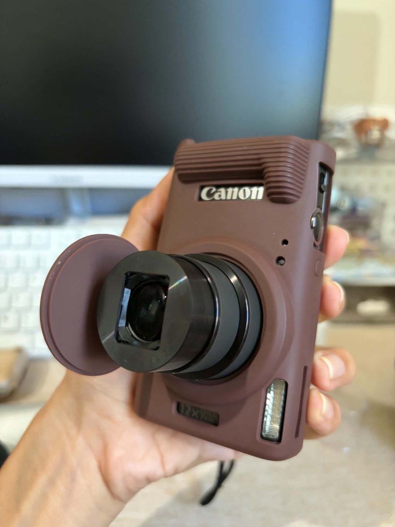 Canon Ixus 285 HS A (Category: Cameras) located in Dapitan. Submitted by xeivv (Listing ID 1470853302, Image 1). Description: Canon Ixus 285 HS A condition: 10/10 body cosmetics FEATURES & SPECS: - 20.2MP High-Sensitivity CMOS Sensor - 12x Optical Zoom (25–300mm) - Up to 24x ZoomPlus - Full HD 1080p Video Recording - Built-in Flash for low-light shots - Intelligent Image Stabilization - Wi-Fi & NFC Connectivity - Creative Filters for fun, aesthet