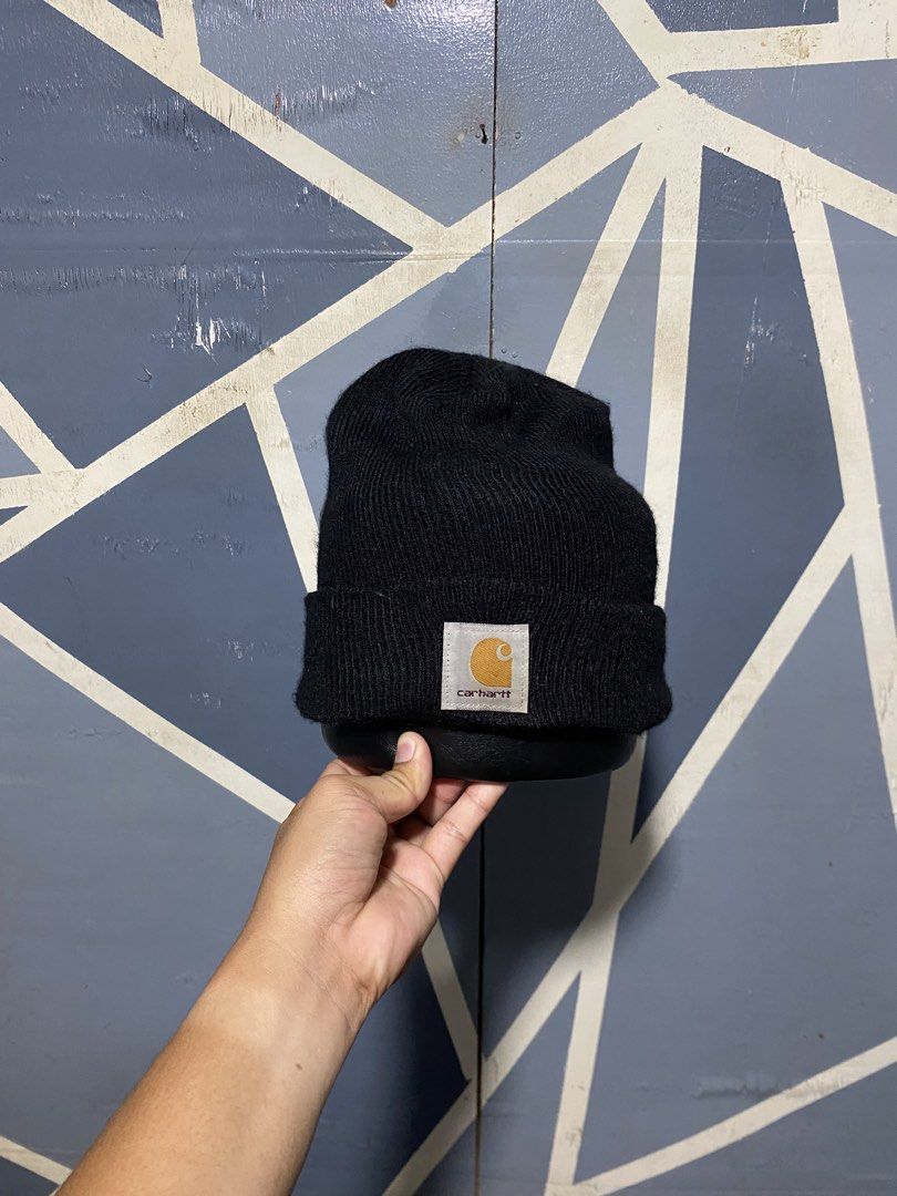 Carhartt A18 Black Watch Hat Beanie (Category: Caps & Hats) located in Polomolok. Submitted by marrssz (Listing ID 1470744357, Image 2). Description: - Brand: Carhartt - Color: Classic Black - Material: 100% warm and cozy acrylic - Origin: Made in Canada - Features: Iconic square label on front cuff - Size: One size fits all - Condition: Great everyday staple for chilly weather.
