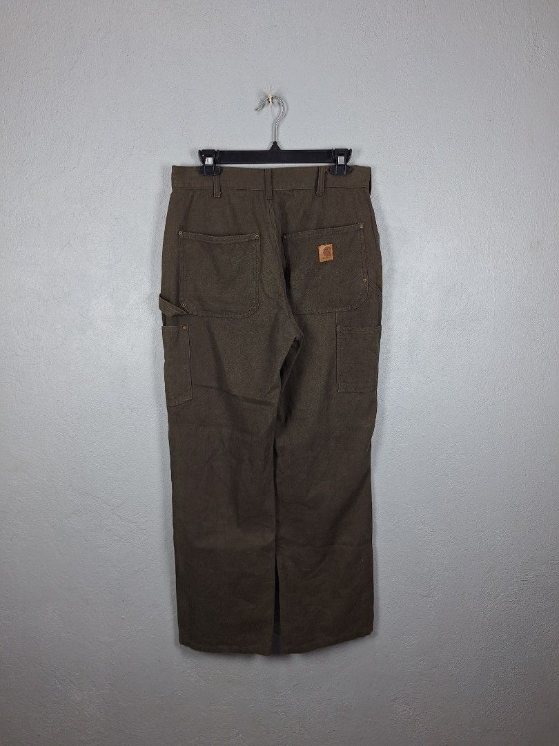 Carhartt Double Knee Pants (Category: Jeans) located in Sibulan. Submitted by studioxano (Listing ID 1470754452, Image 1). Description: Carhartt Double Knee Pants -P2,000 + SF Size 30 / Length 40.5 / Hem 8.5 Excellent condi 9.5/10 color rate Sign usage needwash no major issue Loc: Dumaguete city.