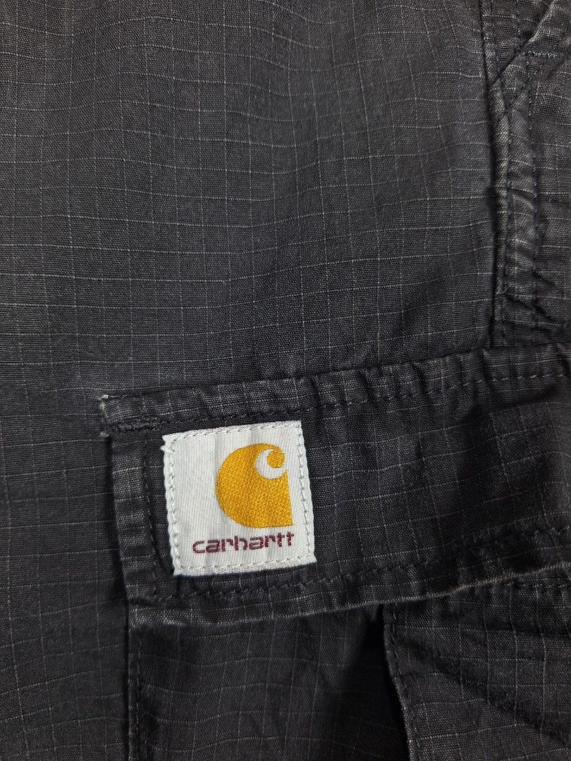 Carhartt WIP Aviation Short (Category: Shorts) located in Sibulan. Submitted by studioxano (Listing ID 1470759936, Image 3). Description: Carhartt WIP Aviation Short -P650 + SF Size 31-32 / Length 20 Good condition 9/10 color rate sign usage Loc: Dumaguete city.