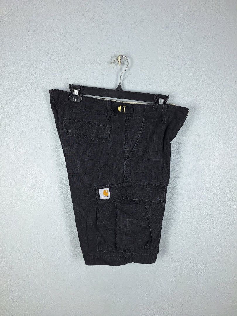 Carhartt WIP Aviation Short (Category: Shorts) located in Sibulan. Submitted by studioxano (Listing ID 1470759936, Image 1). Description: Carhartt WIP Aviation Short -P650 + SF Size 31-32 / Length 20 Good condition 9/10 color rate sign usage Loc: Dumaguete city.