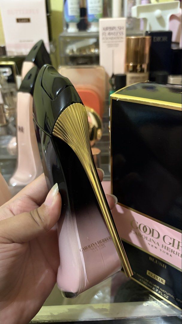CAROLINA HERRERA Good Girl Blush Elixir (Category: Fragrance & Deodorants) located in Bulacan. Submitted by shopwithme_23 (Listing ID 1470764932, Image 2). Description: •full size •EDP •80ml •with box •missing 9-10 sprays ₱7,000 onlyyy!!! Retails for 10-12k.