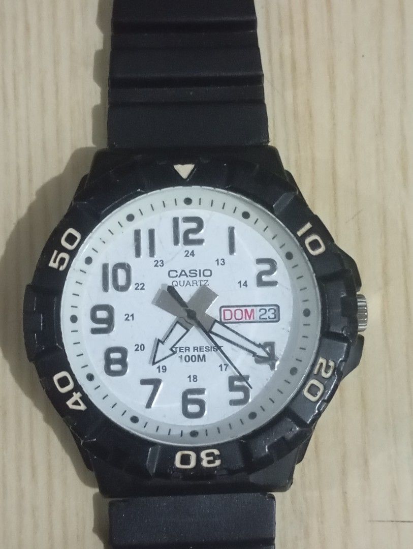 Casio big size (Category: Men's Watches) located in Las Pinas. Submitted by quick_deals_great_finds2 (Listing ID 1470873394, Image 1). Description: Original good working condition Quartz with battery Big size 50mm.