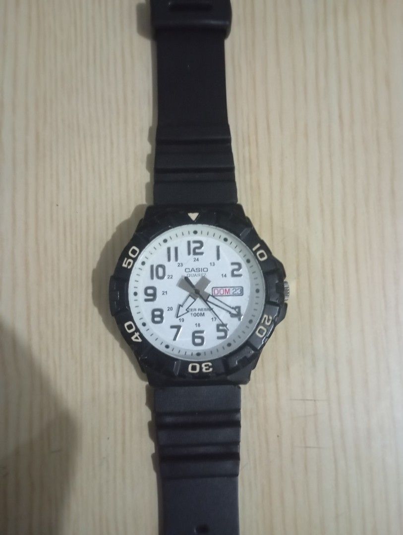 Casio big size (Category: Men's Watches) located in Las Pinas. Submitted by quick_deals_great_finds2 (Listing ID 1470873394, Image 2). Description: Original good working condition Quartz with battery Big size 50mm.