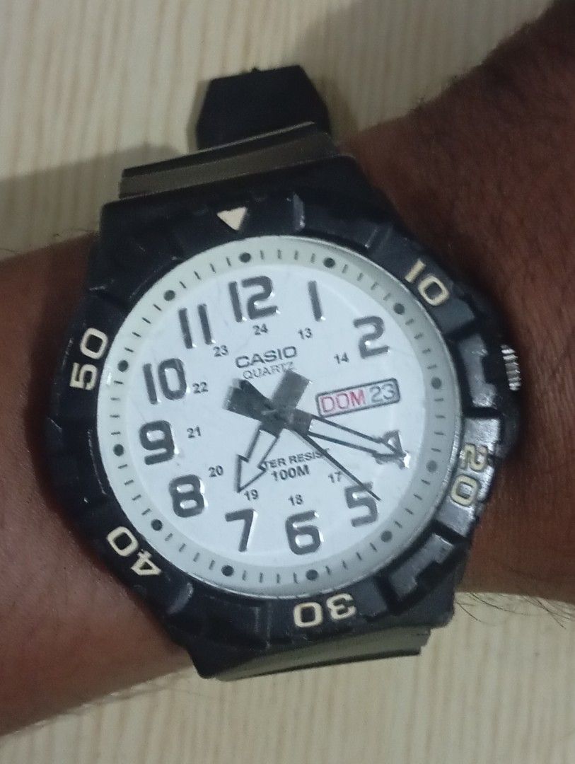 Casio big size (Category: Men's Watches) located in Las Pinas. Submitted by quick_deals_great_finds2 (Listing ID 1470873394, Image 3). Description: Original good working condition Quartz with battery Big size 50mm.