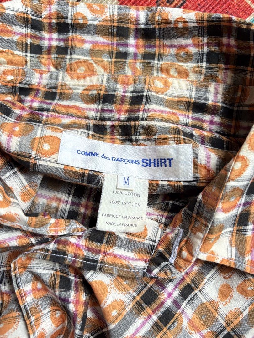 CDG COMME DES GARCONS Short Sleeve (Category: Formal Shirts) located in Dagupan City. Submitted by anyklasiko (Listing ID 1470827292, Image 3). Description: CDG COMME DES GARCONS Short Sleeve Size: M Width: 21’ Length: 29.5’ Shoulder: 18’ Sleeve: 8.5’ Price: 3499 .