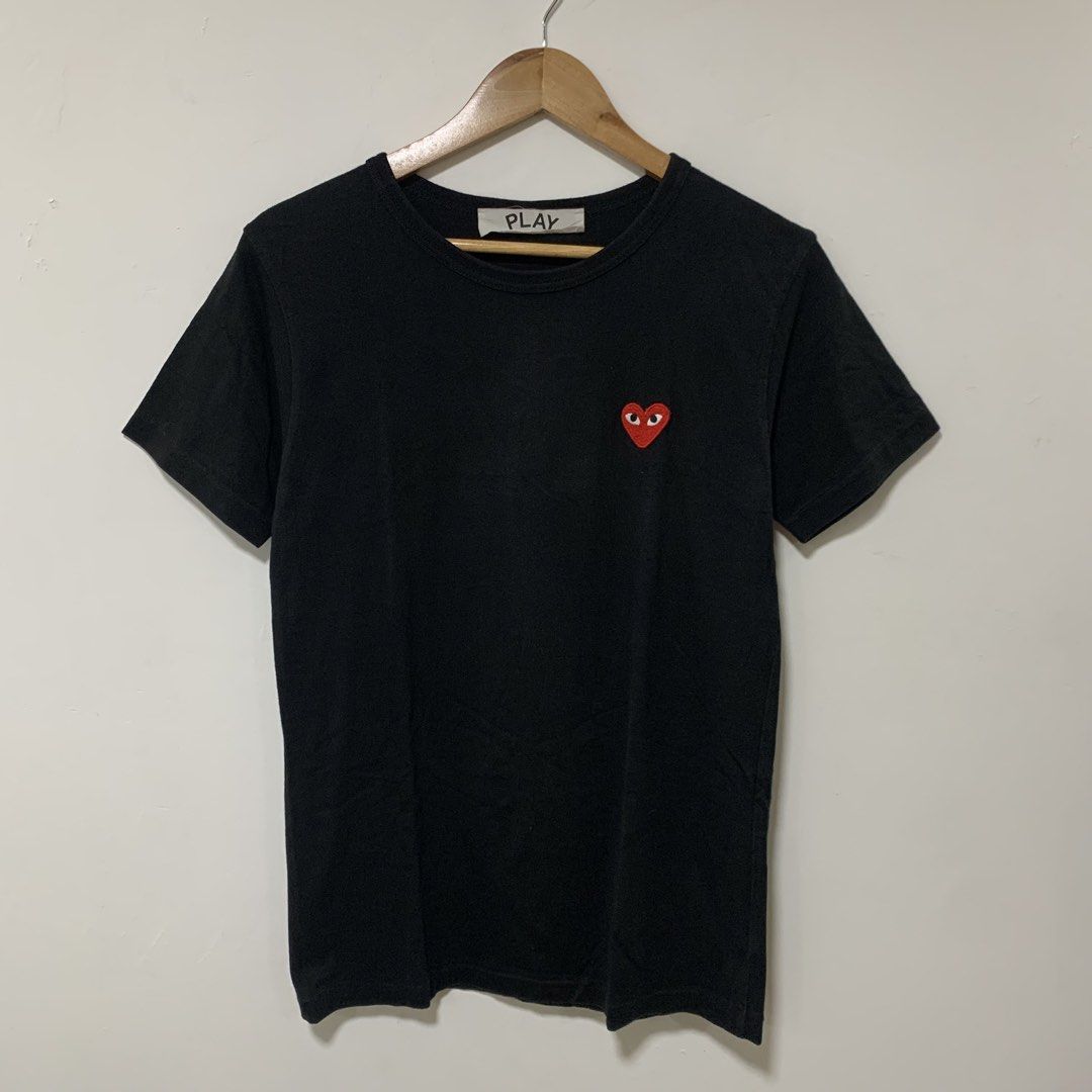 Cdg play (Category: Tshirts & Polo Shirts ) located in Cavite. Submitted by yobubsss (Listing ID 1470903997, Image 1). Description: Size medium 19w 29L Good condition No issue.