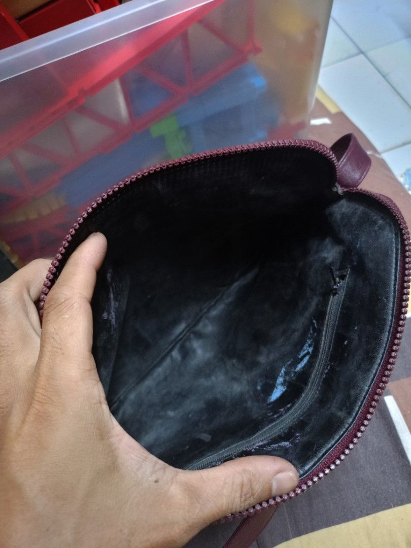 Celine macadam vintage (Category: Cross-body Bags) located in Manila. Submitted by raymund2501 (Listing ID 1470787087, Image 2). Description: for sale 5k vintage Celine macadam posted n detailed pics in good condition no major flaws / issue dimension 9 inches height 11 1/2 inches width.