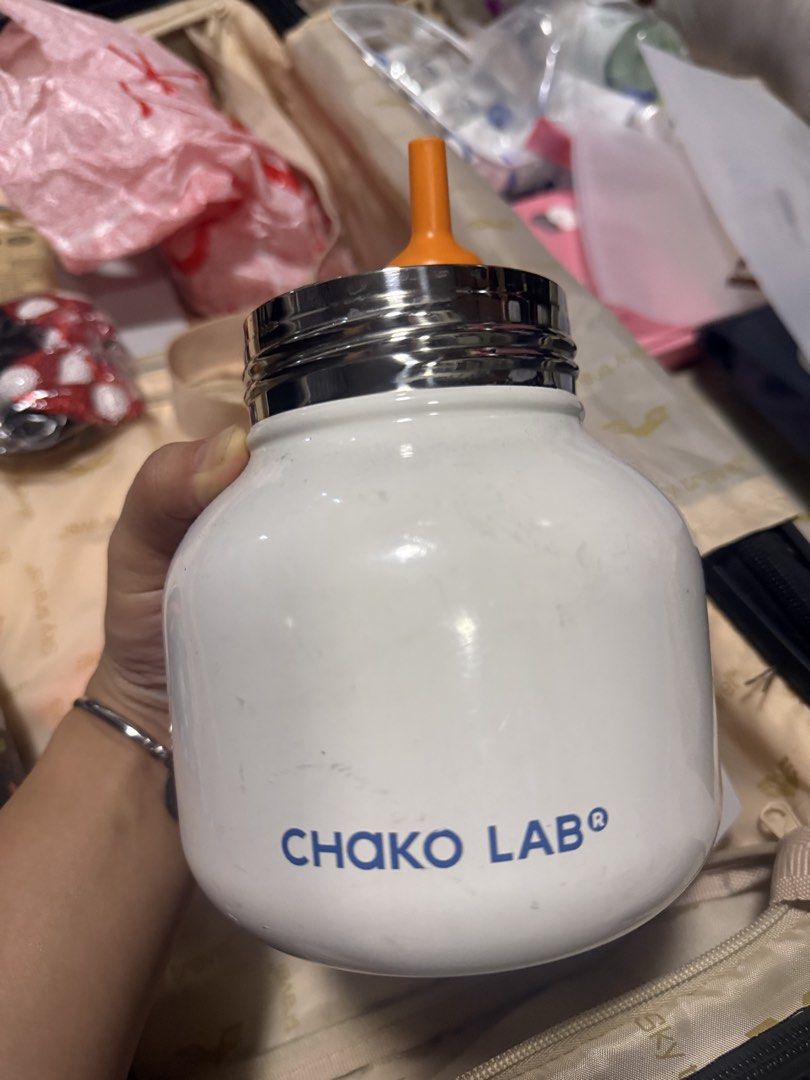 Chako Lab Lin Lin 1000ml Stainless Thermal Bottle (Category: Water Bottles & Tumblers) located in Quezon City. Submitted by angelshopssells (Listing ID 1470824178, Image 3). Description: - Authentic Chako Lab Lin Lin Thermal Bottle - Capacity: 1000ml (1L) for all-day hydration - Colorway: Yogurt (clean white body with pastel light blue lid) - Features a pop of color with the orange straw mouthpiece and matching strap - Double-wall stainless steel